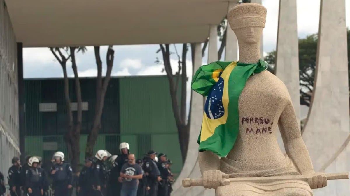 Moraes autoriza semiaberto para Débora do Batom, condenada a 14 anos pelo 8 de janeiro