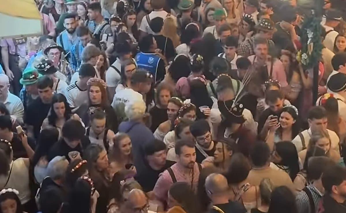 Oktoberfest de Blumenau esgota ingressos e bate recorde de público com 82 mil pessoas em um só dia