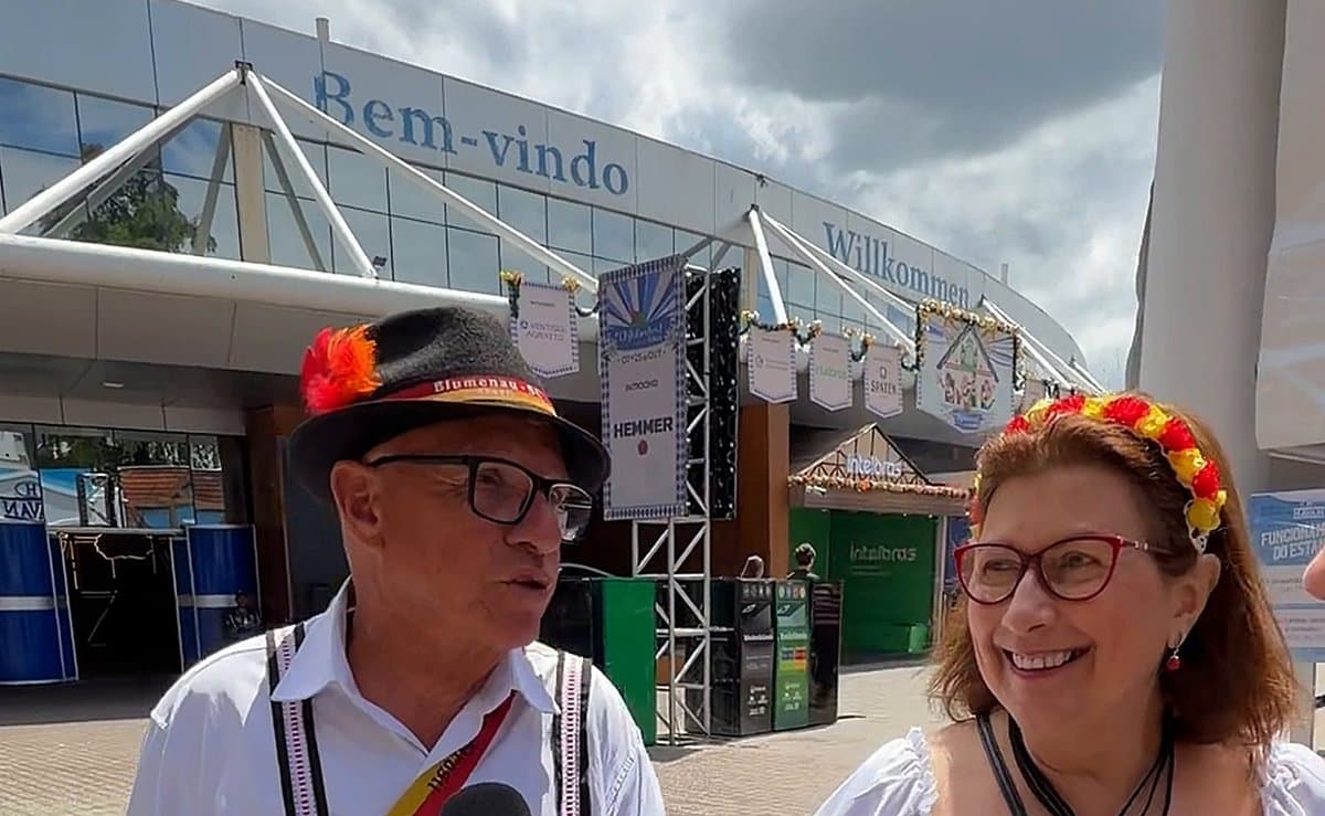 “Enquanto tiver vivo”: turista de BC vai pelo 4º ano à Oktoberfest de Blumenau, que entra na reta final