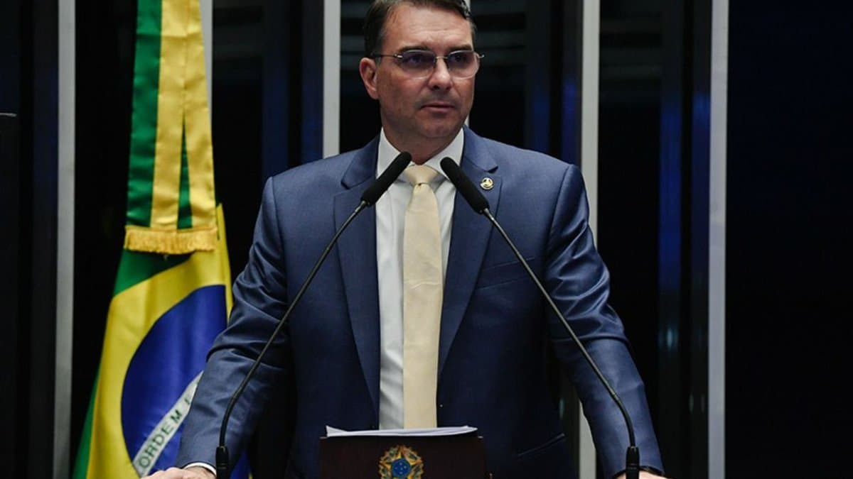 40 horas e 2 folgas: o que a PEC do fim da 6x1 diz de verdade e por que até Flávio vai votar a favor