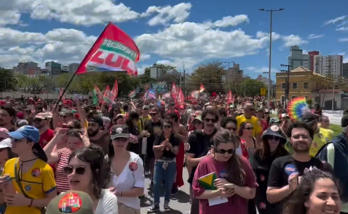 PT diz ter mobilizado “dezenas de milhares” de apoiadores de Lula em Florianópolis: ‘assusta o bolsonarismo’