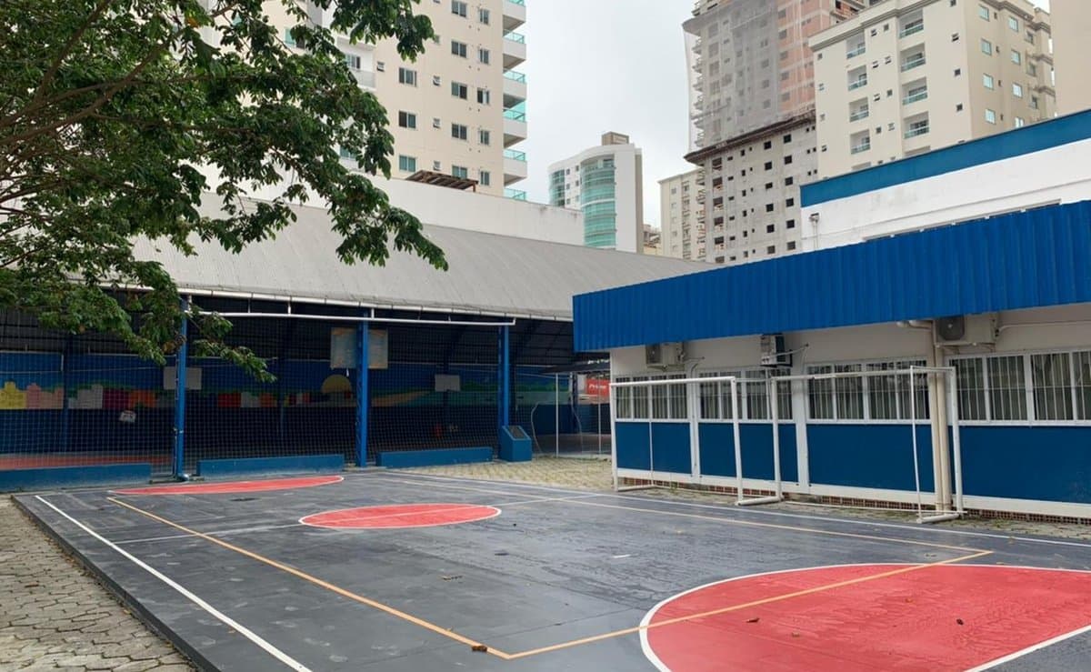 Sem vaga na rede municipal, criança da fila vai para escola particular paga pela Prefeitura de Itapema
