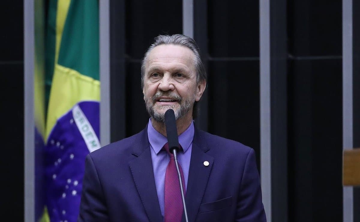 “Tolerância zero para quem atenta contra a democracia”: Uczai propõe até 6 anos de prisão por assédio eleitoral