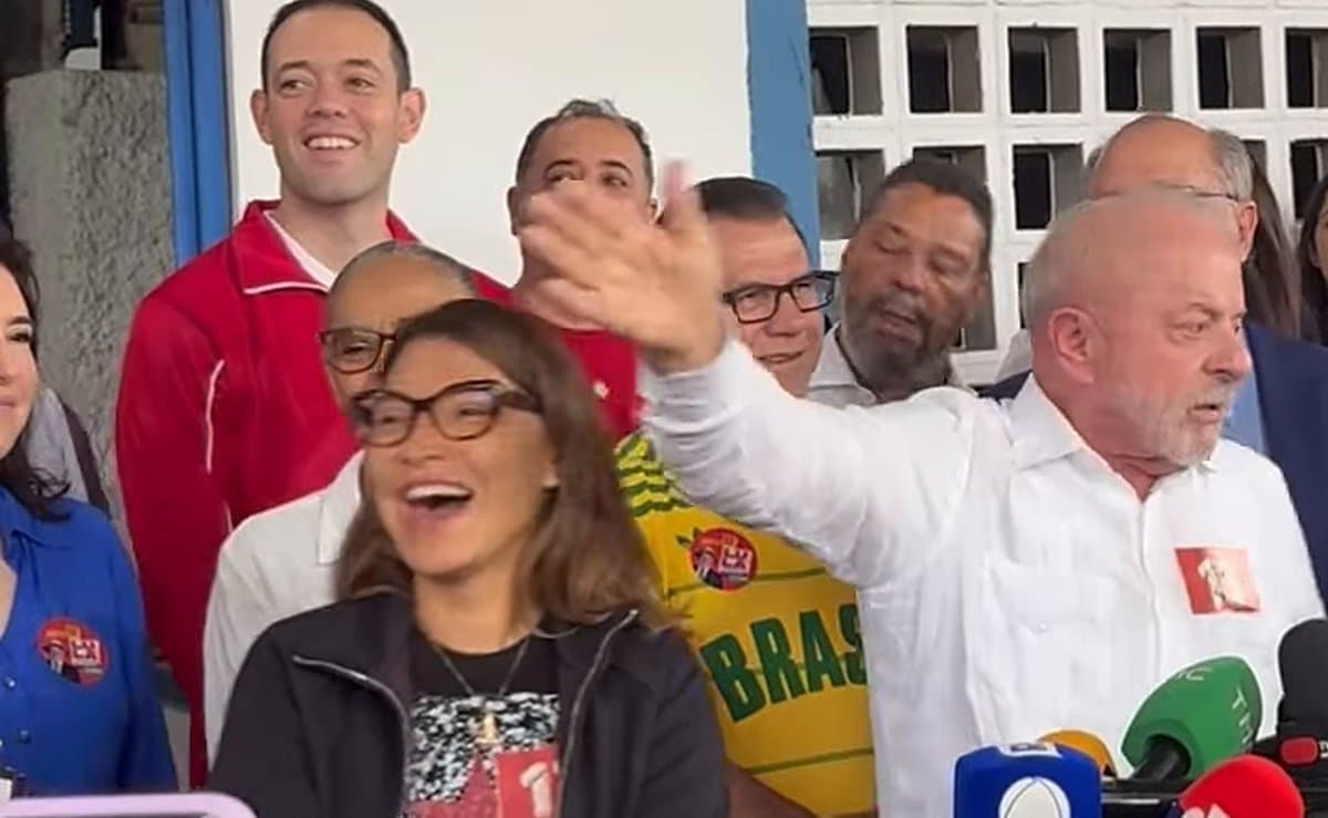 “Vai se catar, meu filho”: Janja reage a jornalista que disse que Lula parecia desanimado