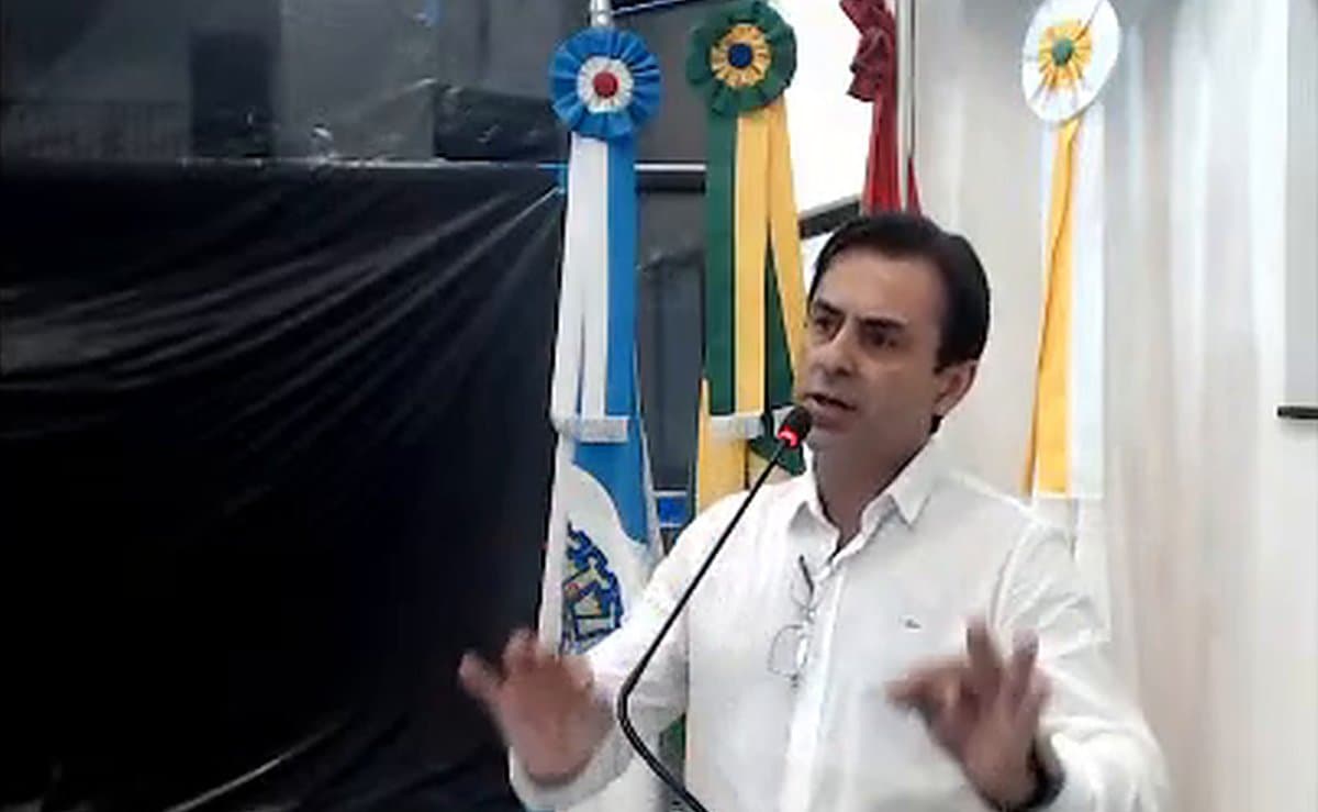 “Depósito de pessoas”: vereador do PL é rebatido após propor escola só para estudantes atípicos em SC