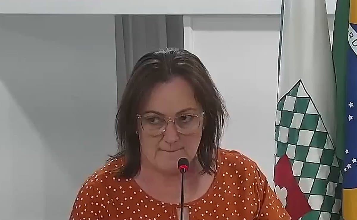 Após comemorar a vitória de Lula, vereadora de SC pede que prefeitura faça serviço de branco