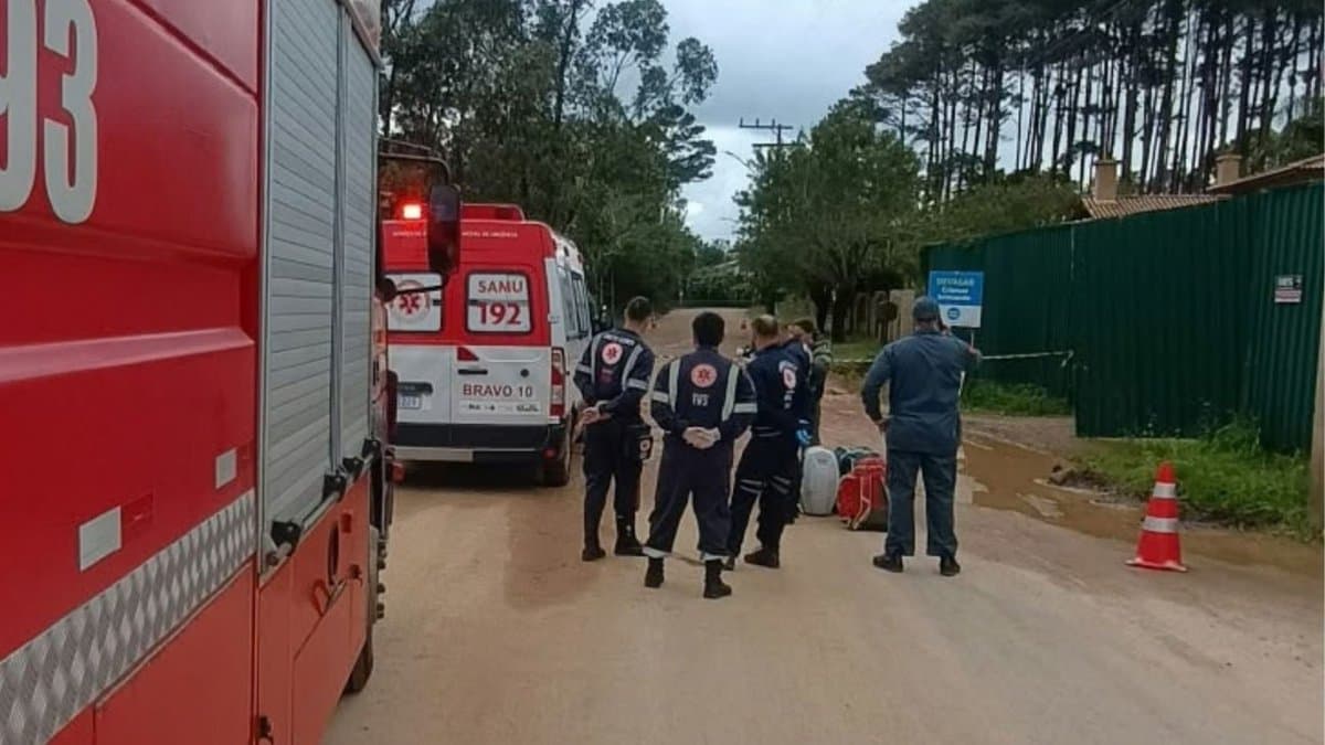 Vigilante morre eletrocutado com fio de média tensão sobre o corpo em cima da moto em Garopaba