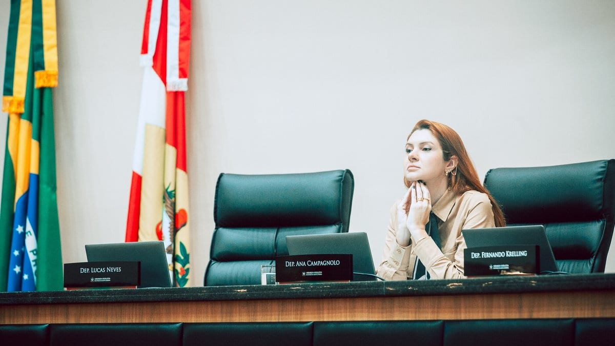 Flávio perde e Ana Campagnolo, que enfrentou a família Bolsonaro, quer ser a 1ª mulher a presidir a Alesc - Foto