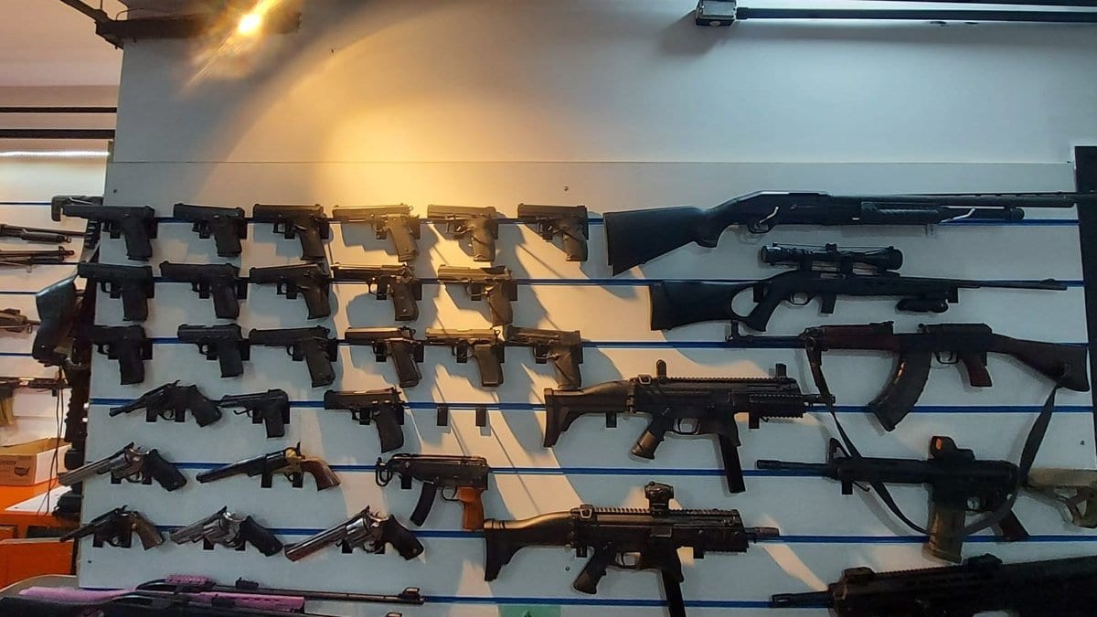 Armas liberadas, menos mulheres mortas a tiro: os dados que a campanha de Lula não mostra