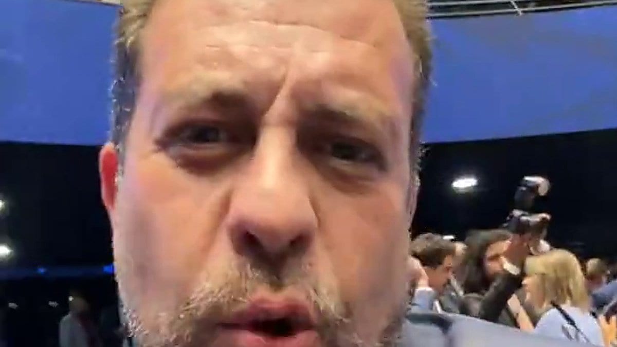 Boulos faz “comício” no plenário do Senado após fim da 6×1 e dispara: “vai ficar pro livro de história” - Foto