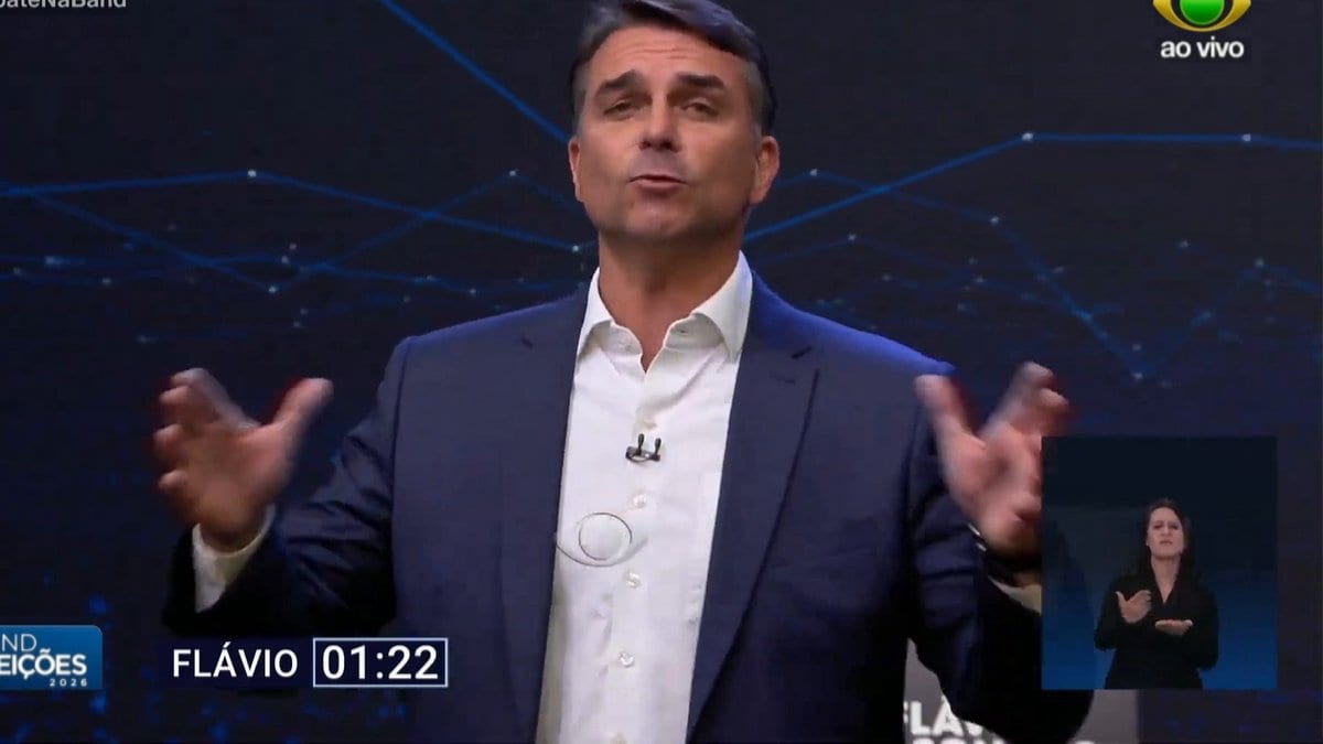 “Tinha que ter eleição toda semana”: Flávio Bolsonaro ironiza petistas que “começam a ir pra igreja”