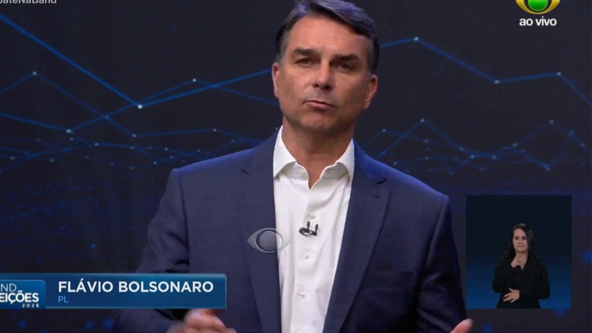 Flávio Bolsonaro rebate Lula e se solidariza com cariocas “chamados de malandros” pelo presidente no debate
