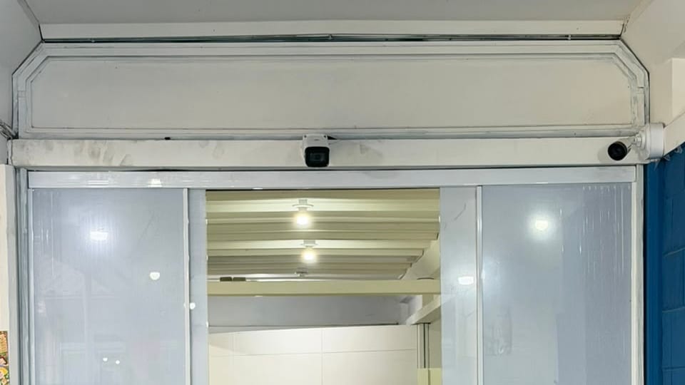 Balneário Camboriú começa a instalar câmeras com inteligência artificial em escolas municipais