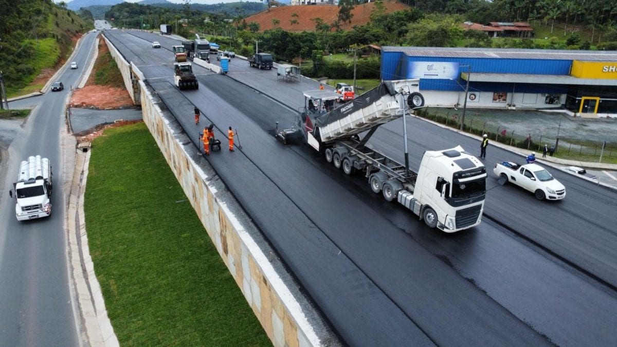 Obras interditam acesso ao bairro Corticeira pela BR-280 em Guaramirim