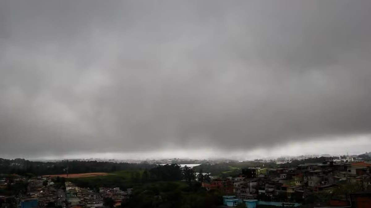 Frente fria deve provocar chuva intensa e temporais em Santa Catarina nesta quinta