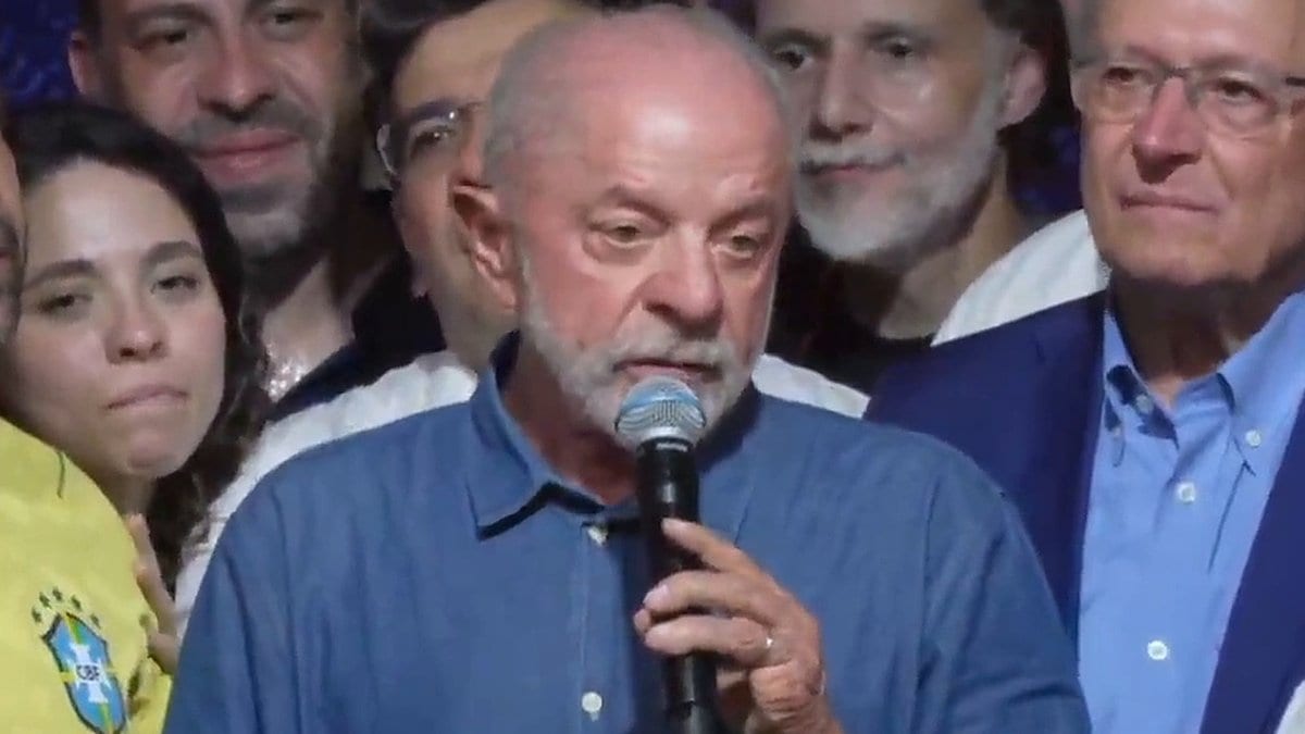 Lula chama adversário de representante genuíno do milicianismo no discurso da vitória