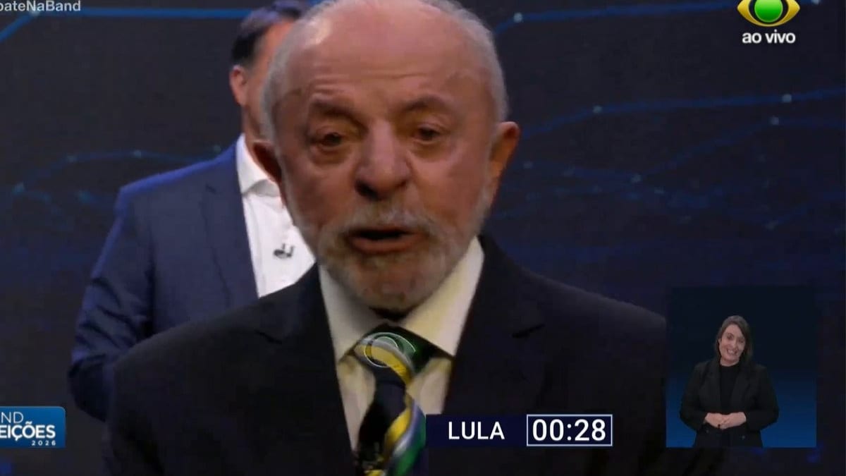 Lula, que diz não ter celular, desafia Flávio Bolsonaro a abrir o sigilo telefônico “pra saber quem é ladrão” - Foto