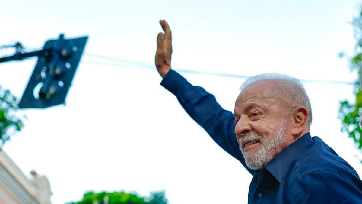Lula faz “diagnóstico” da infância de Flávio e dispara: “Ele não aprendeu a mamar, ele aprendeu a mentir”