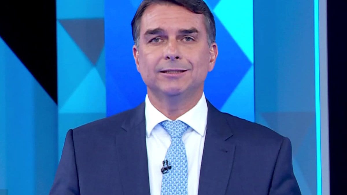 Lula usa morte de criança para atacar Flávio Bolsonaro e é rebatido ao vivo na TV Globo