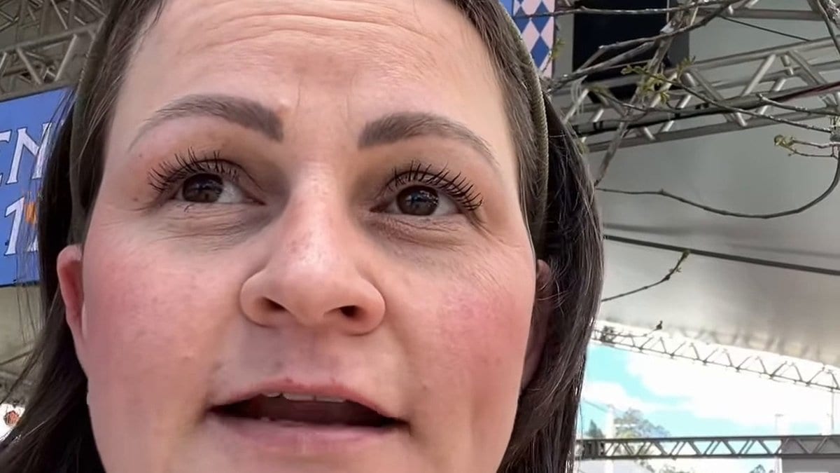 Madrasta é barrada com enteada na Oktoberfest de Blumenau, ouve “não é mãe” e vídeo gera polêmica