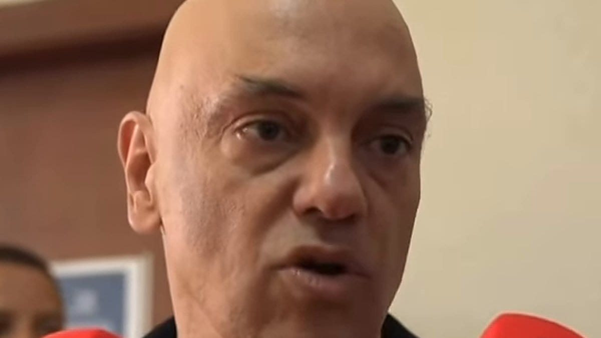 “Melhor sistema eleitoral do mundo”, diz Alexandre de Moraes ao votar no 2º turno da eleição