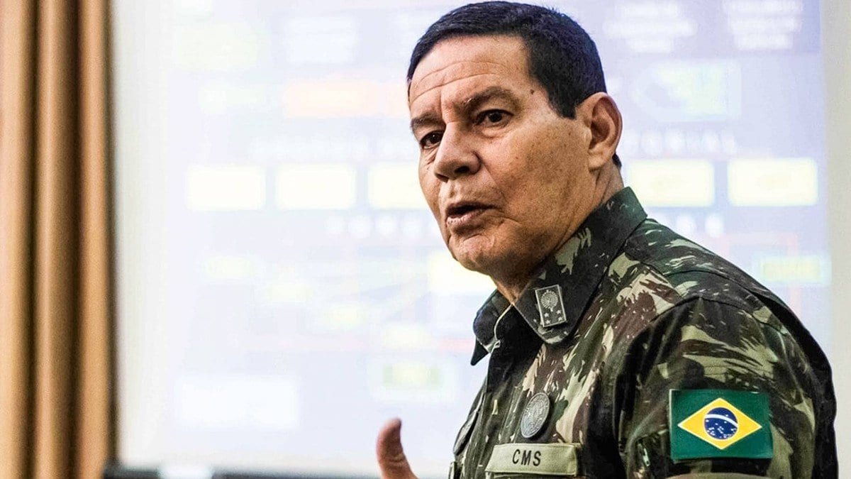 “Pura ação política”: general Mourão reage à carta divulgada por Flávio Bolsonaro nos EUA