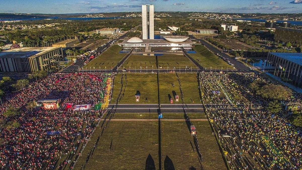 Nova lei prevê até 3 anos de cadeia para quem boicota comércio e até 5 anos para quem demite por causa do voto