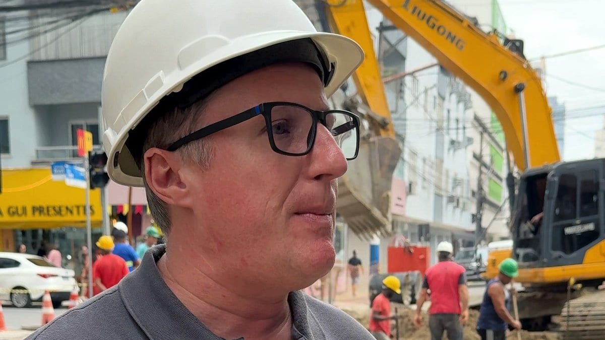Obra trava a Avenida Brasil em Balneário Camboriú, mas promete acabar com alagamentos históricos