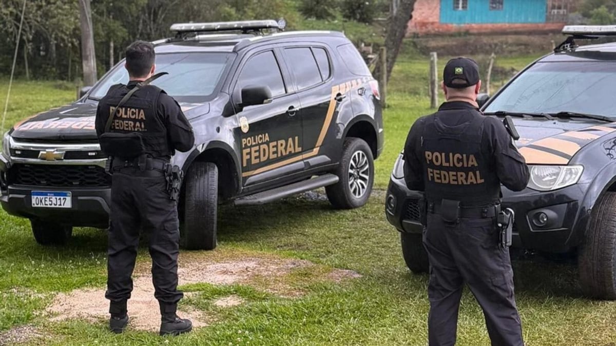 Operação da PF mira policial da PRF suspeito de receber propina por carga de madeira ilegal em Lages