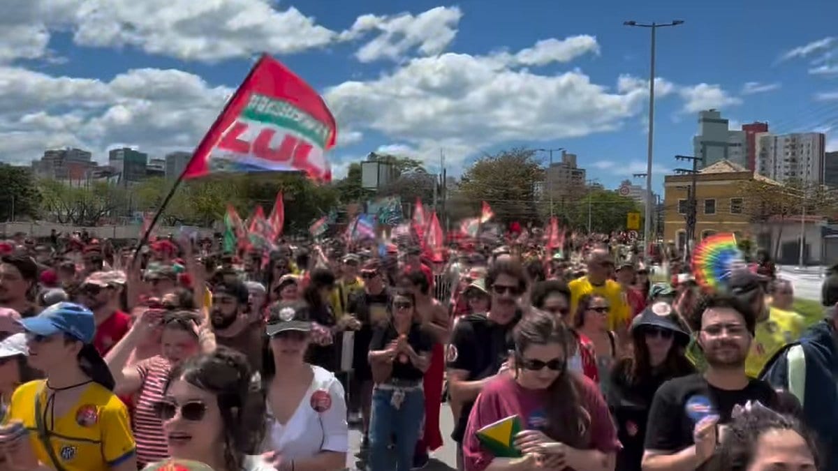 PT diz ter mobilizado “dezenas de milhares” de apoiadores de Lula em Florianópolis: “assusta o bolsonarismo”