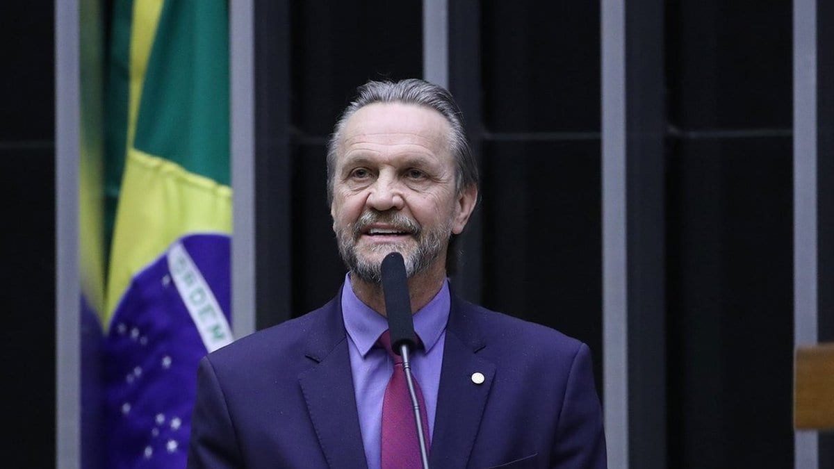 “Tolerância zero para quem atenta contra a democracia”: Uczai propõe até 6 anos de prisão por assédio eleitoral