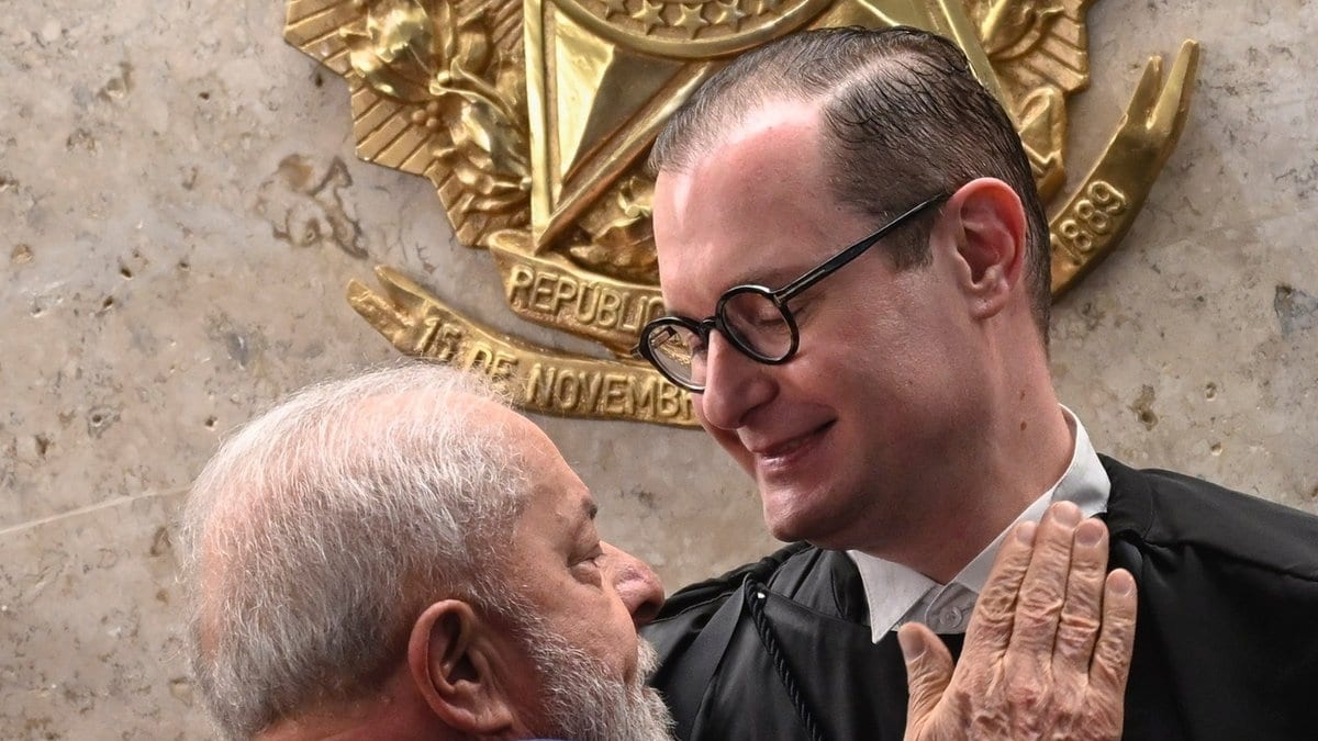 Zanin recua e manda manter a votação até as 19h só nas seções que ainda não tinham fechado