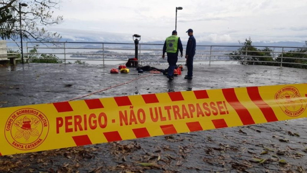 Homem cai de Mirante no Morro da Cruz em Florianópolis