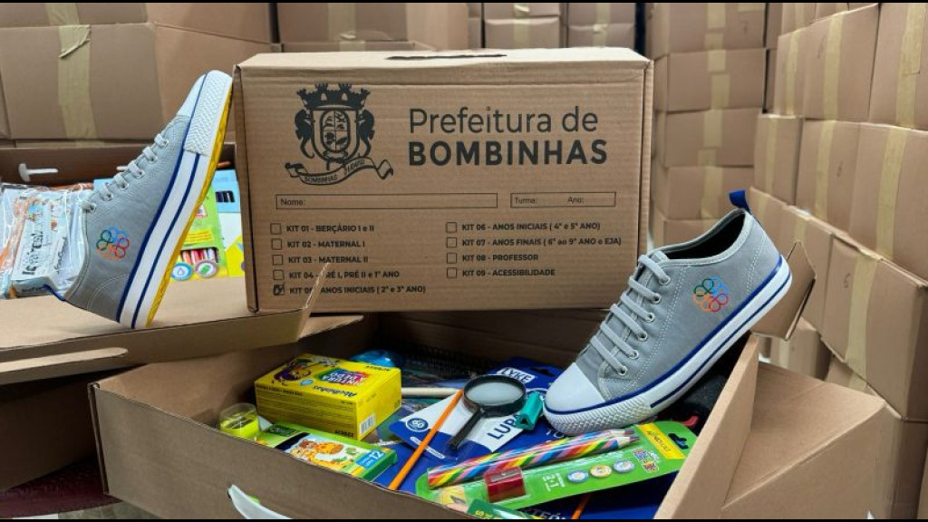 EDUCAÇÃO EM ALTA: Bombinhas entregará 5 mil kits escolares aos alunos da rede municipal