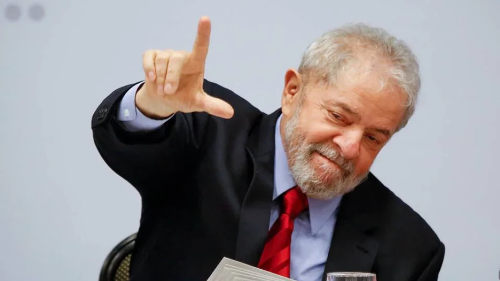 Orçamento secreto "faz o L" e Lula terá R$ 100 bi para gastar