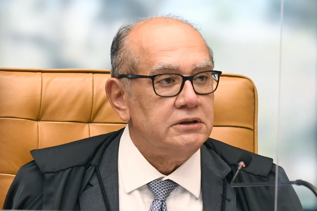 Ministro Gilmar Mendes tentou dissuadir presidente do PL a questionar urnas
