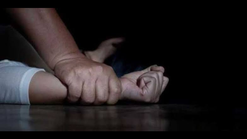 Casal é acusado por estuprar menina de 13 anos para ficar com bebê