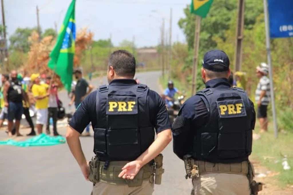 PRF de Santa Catarina passa a chamar manifestantes de ‘criminosos’ e ‘terroristas‘