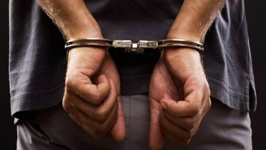 Homem é preso após chegar em casa bêbado e ameaçando esposa em Camboriú