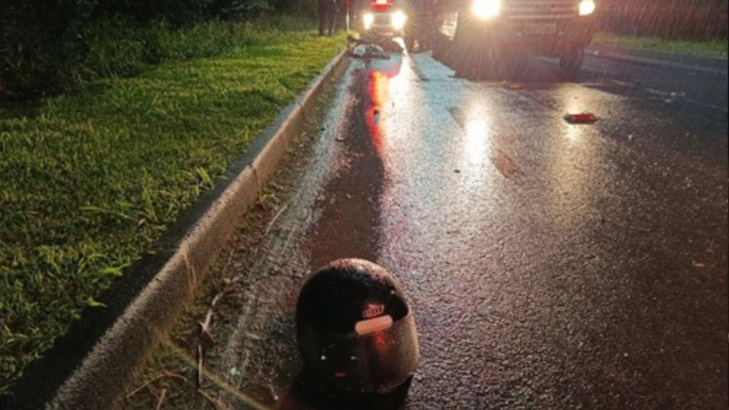 Carro aquaplana e mata mulher em motocicleta em Indaial