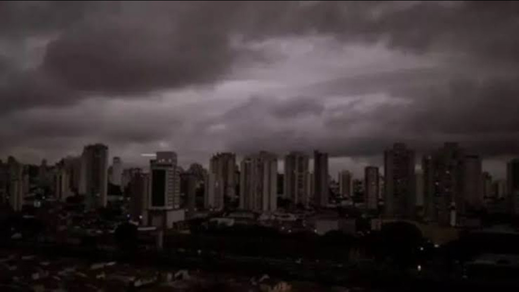 Risco de chuva preta e ácida ameaça Santa Catarina nesta quinta (12)