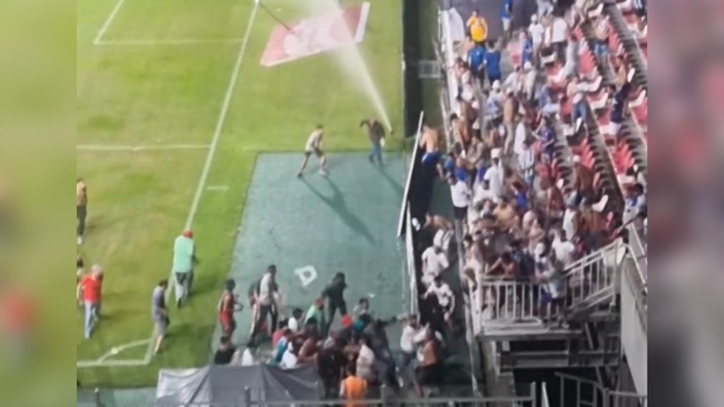 Briga entre torcedores de Brusque e Avaí deixa feridos em Joinville