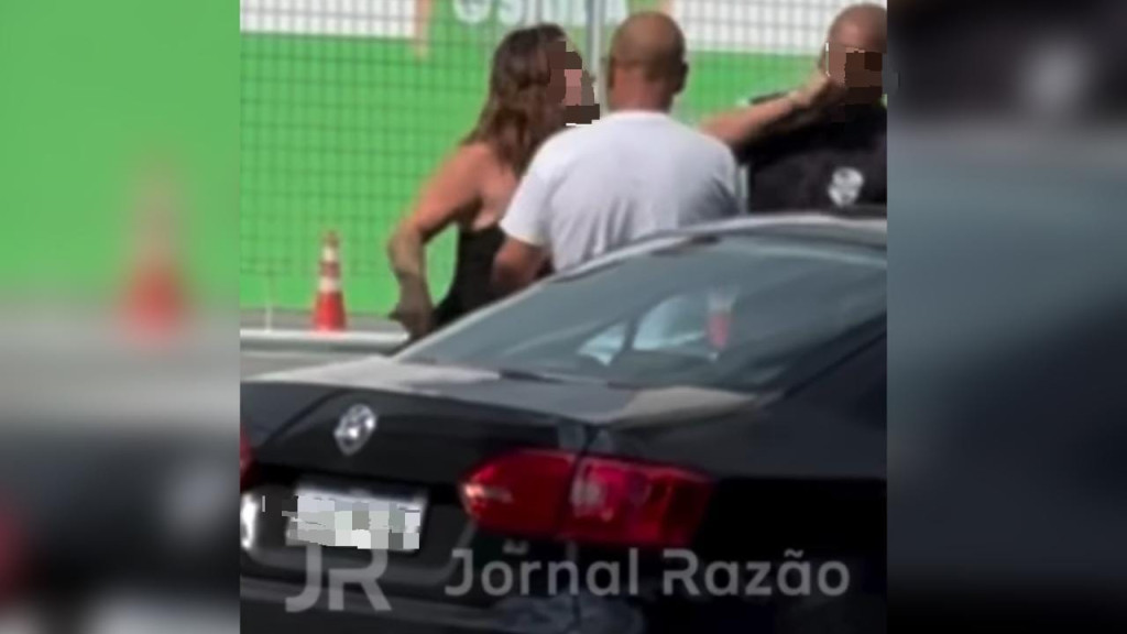 Casal bêbado tenta impedir que carro estacionado fosse guinchado, em Balneário Camboriú