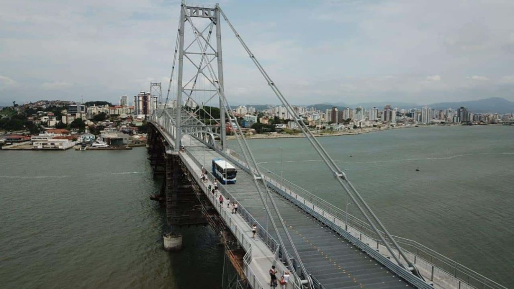 Ponte Hercílio Luz será aberta ao tráfego de veículos neste sábado