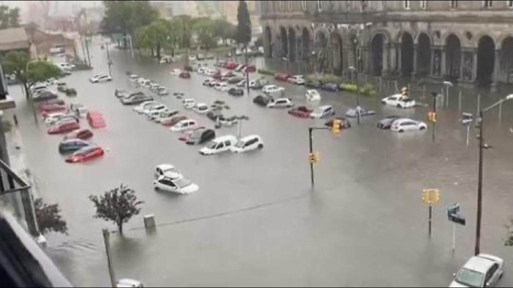 Chuva segue para o sul do Brasil após causar enchente e estragos em Montevidéu