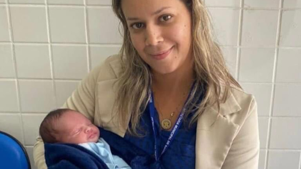 Bebê engasgado com leite materno é salvo por enfermeira em Itajaí