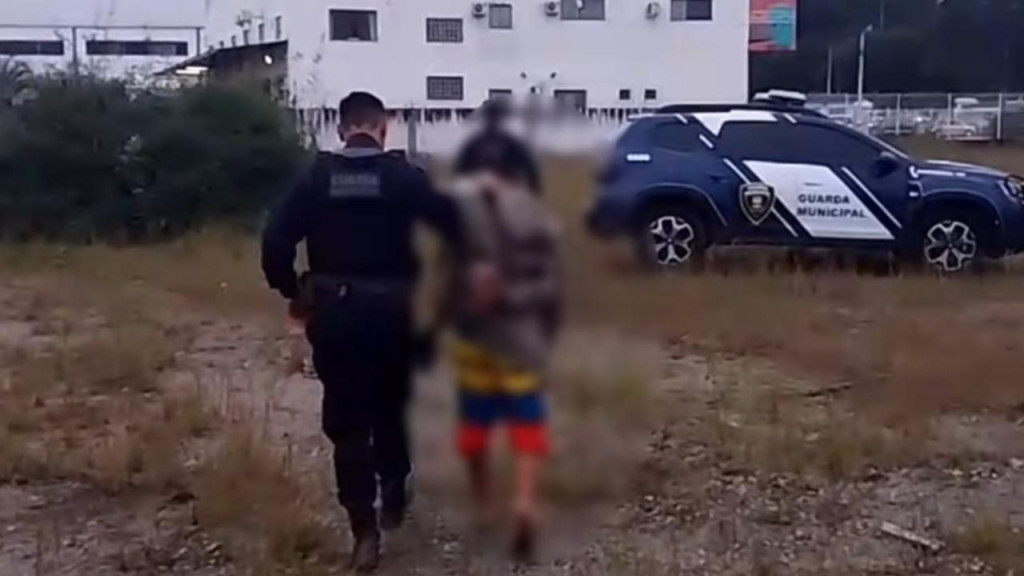 Morador de rua foragido por homicídio é preso próximo a escola de Itajaí