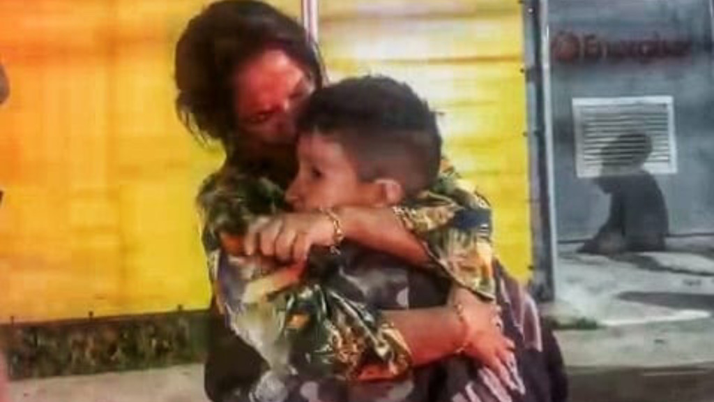 Emoção marcar reencontro de menino perdido com família em Balneário Camboriú