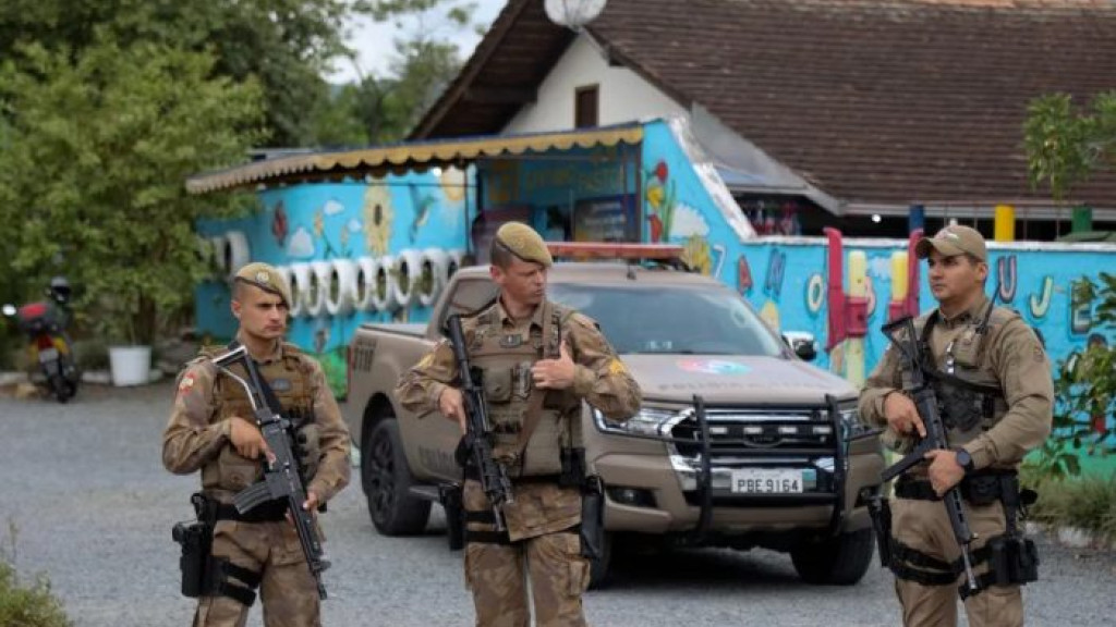 Medidas rigorosas de segurança serão implementadas nas escolas brasileiras após ataque em Blumenau