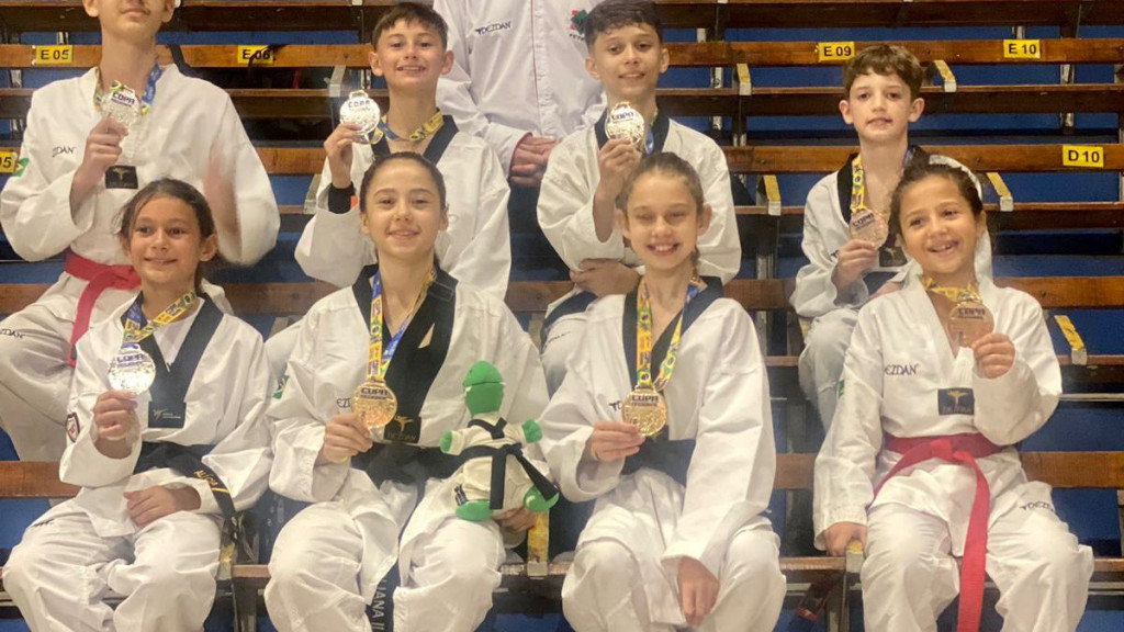 Atletas de Tijucas ganham 12 medalhas na Copa Sul de Taekwondo
